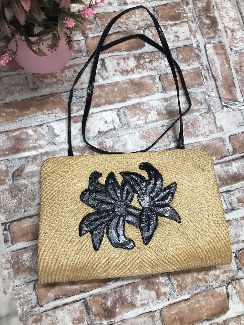 Rare Vintage Woven Straw Crossbody Clutch Bag Floral Embroidered Shoulder Purse